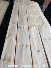 OEM प्राकृतिक लकड़ी लिबास फ्लैट कट नॉटी पाइन 12% नमी 250 सेमी लंबाई: